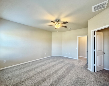 1521 Maier Dr - Photo Thumbnail 10