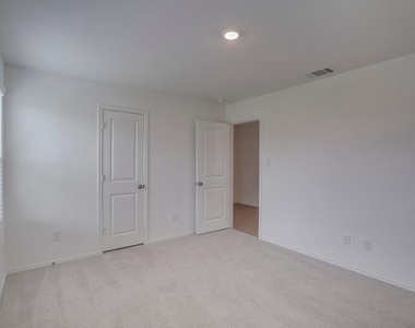 321 Keefer - Photo Thumbnail 12