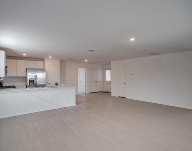 321 Keefer - Photo Thumbnail 5