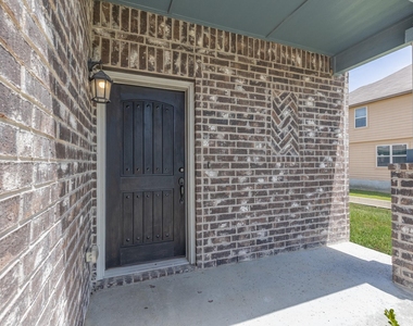 746 Farmers Dell St - Photo Thumbnail 3