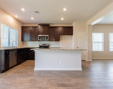 746 Farmers Dell St - Photo Thumbnail 12