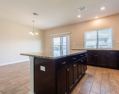 746 Farmers Dell St - Photo Thumbnail 14