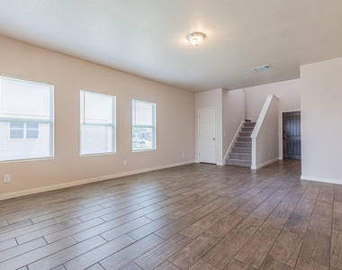 746 Farmers Dell St - Photo Thumbnail 7
