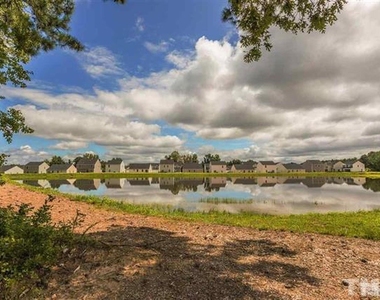 712 Howling Wind Drive - Photo Thumbnail 20