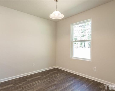 712 Howling Wind Drive - Photo Thumbnail 9