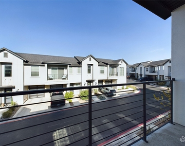 12001 Vista Parke Dr - Photo Thumbnail 28
