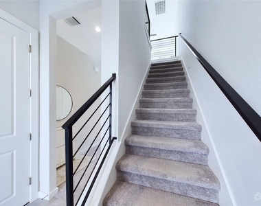12001 Vista Parke Dr - Photo Thumbnail 16