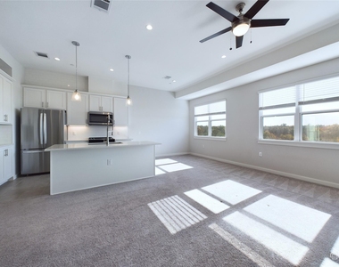 12001 Vista Parke Dr - Photo Thumbnail 2