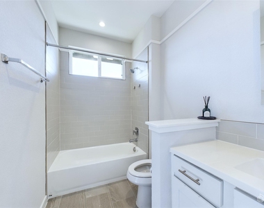 12001 Vista Parke Dr - Photo Thumbnail 24