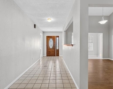 16 Brenda Ln - Photo Thumbnail 1