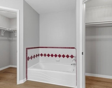 16 Brenda Ln - Photo Thumbnail 9