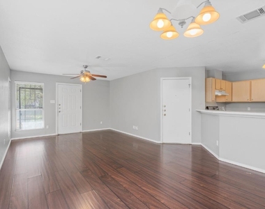 7228 Aldea Dr - Photo Thumbnail 3