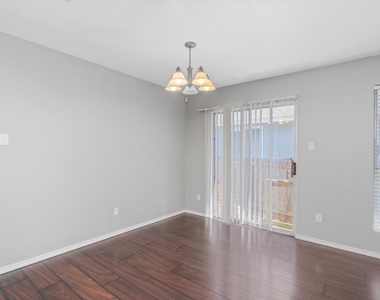 7228 Aldea Dr - Photo Thumbnail 4