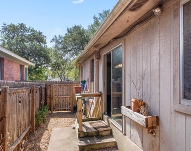 7228 Aldea Dr - Photo Thumbnail 16