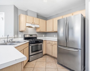 7228 Aldea Dr - Photo Thumbnail 5