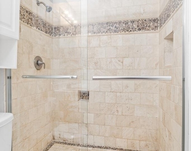 7228 Aldea Dr - Photo Thumbnail 10