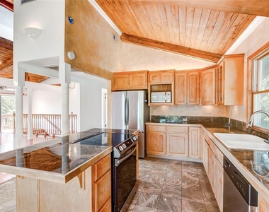 208 Westhaven Dr - Photo Thumbnail 7