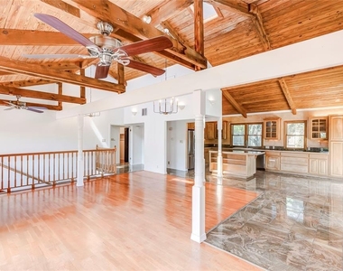 208 Westhaven Dr - Photo Thumbnail 2