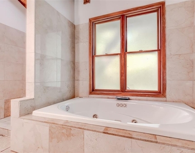 208 Westhaven Dr - Photo Thumbnail 18