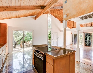 208 Westhaven Dr - Photo Thumbnail 9