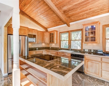 208 Westhaven Dr - Photo Thumbnail 10