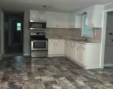 5128 Sunset Lake Road - Photo Thumbnail 16