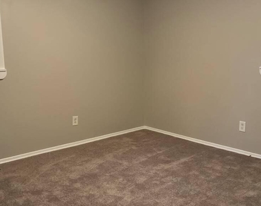 5128 Sunset Lake Road - Photo Thumbnail 15