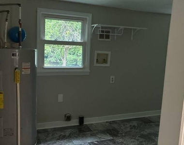 5128 Sunset Lake Road - Photo Thumbnail 6