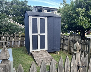 620 E Davie Street - Photo Thumbnail 4