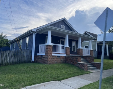 620 E Davie Street - Photo Thumbnail 1