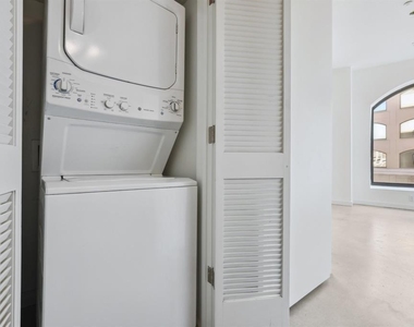 507 Sabine St - Photo Thumbnail 16