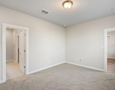 2310 Castillo Dr - Photo Thumbnail 9