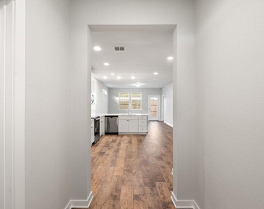 2310 Castillo Dr - Photo Thumbnail 2