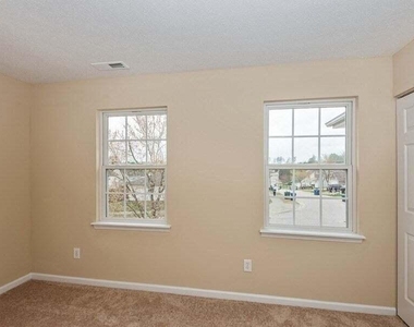 2101 Great Bend Drive - Photo Thumbnail 15