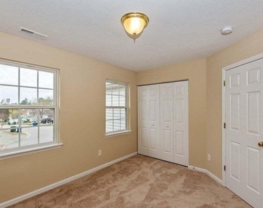 2101 Great Bend Drive - Photo Thumbnail 16