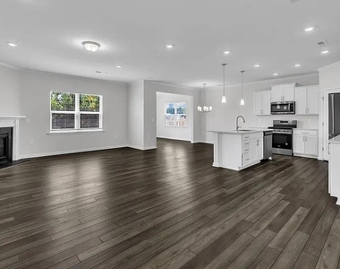 2307 Bethpage Drive - Photo Thumbnail 2