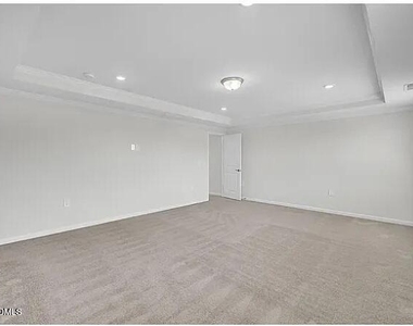 2307 Bethpage Drive - Photo Thumbnail 5