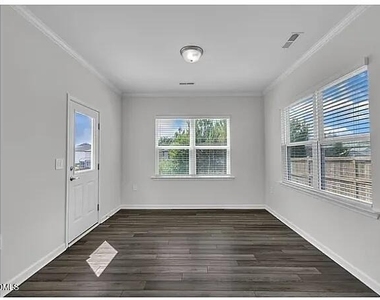 2307 Bethpage Drive - Photo Thumbnail 4