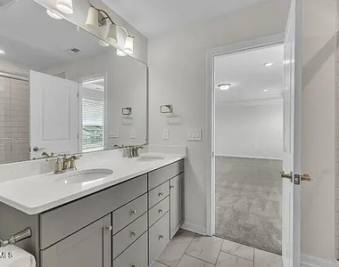 2307 Bethpage Drive - Photo Thumbnail 7