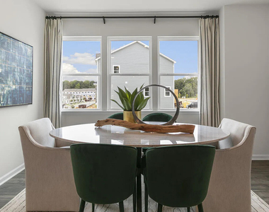 809 Lucky Clover Way - Photo Thumbnail 3
