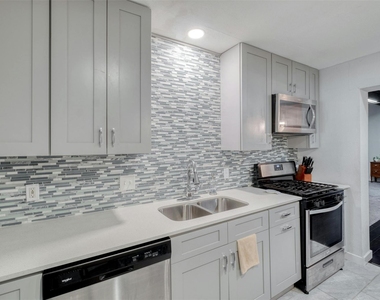 5502 Burgundy Dr - Photo Thumbnail 7
