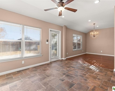 1623 Anna Lee Dr - Photo Thumbnail 8