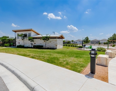 425 Arrowhead Vine St - Photo Thumbnail 32