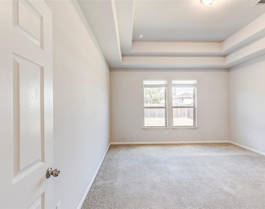 425 Arrowhead Vine St - Photo Thumbnail 13