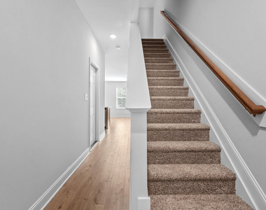 332 W Saltgrass Lane - Photo Thumbnail 6
