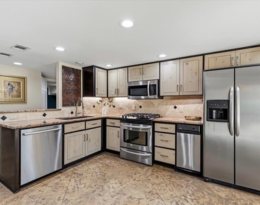 25207 Lake View Dr - Photo Thumbnail 10
