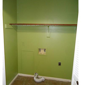 110 Manhattan Court - Photo Thumbnail 6
