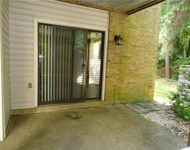 110 Manhattan Court - Photo Thumbnail 11