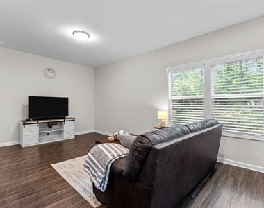 812 Star Rdg Drive - Photo Thumbnail 28