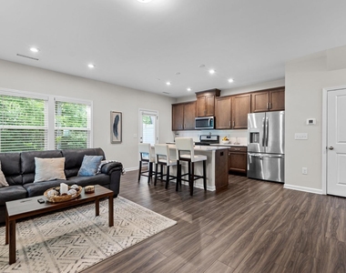 812 Star Rdg Drive - Photo Thumbnail 21